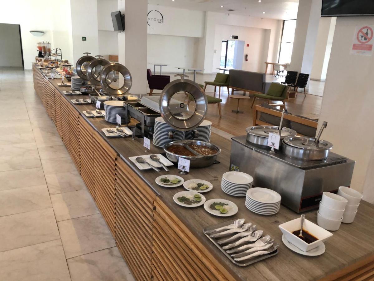Real Inn Mexicali Exterior photo A buffet at a hotel